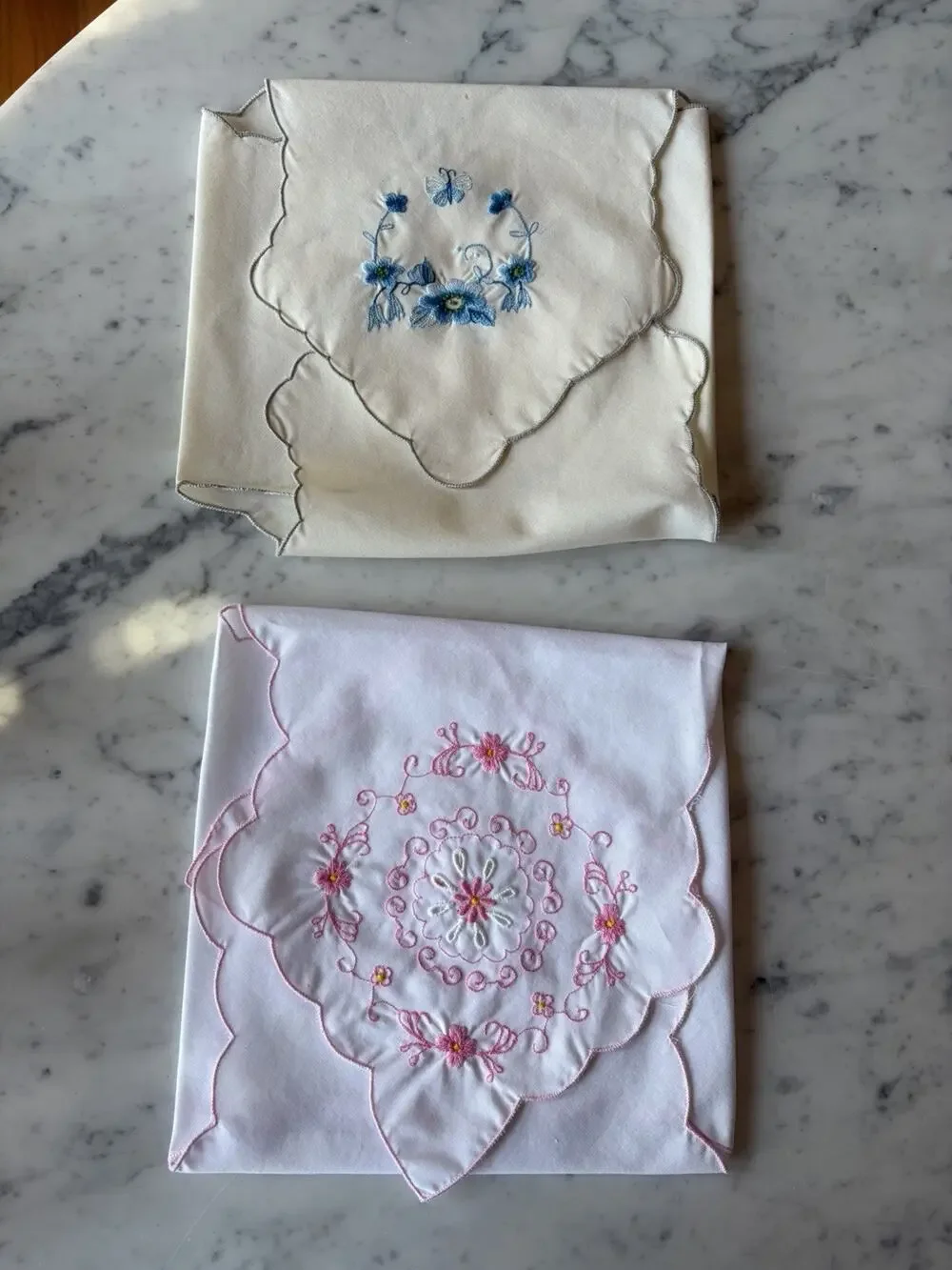 Set of 2 Vtg Embroidered Bread Basket Liner Floral W/ Cut Work Scalloped Edge
